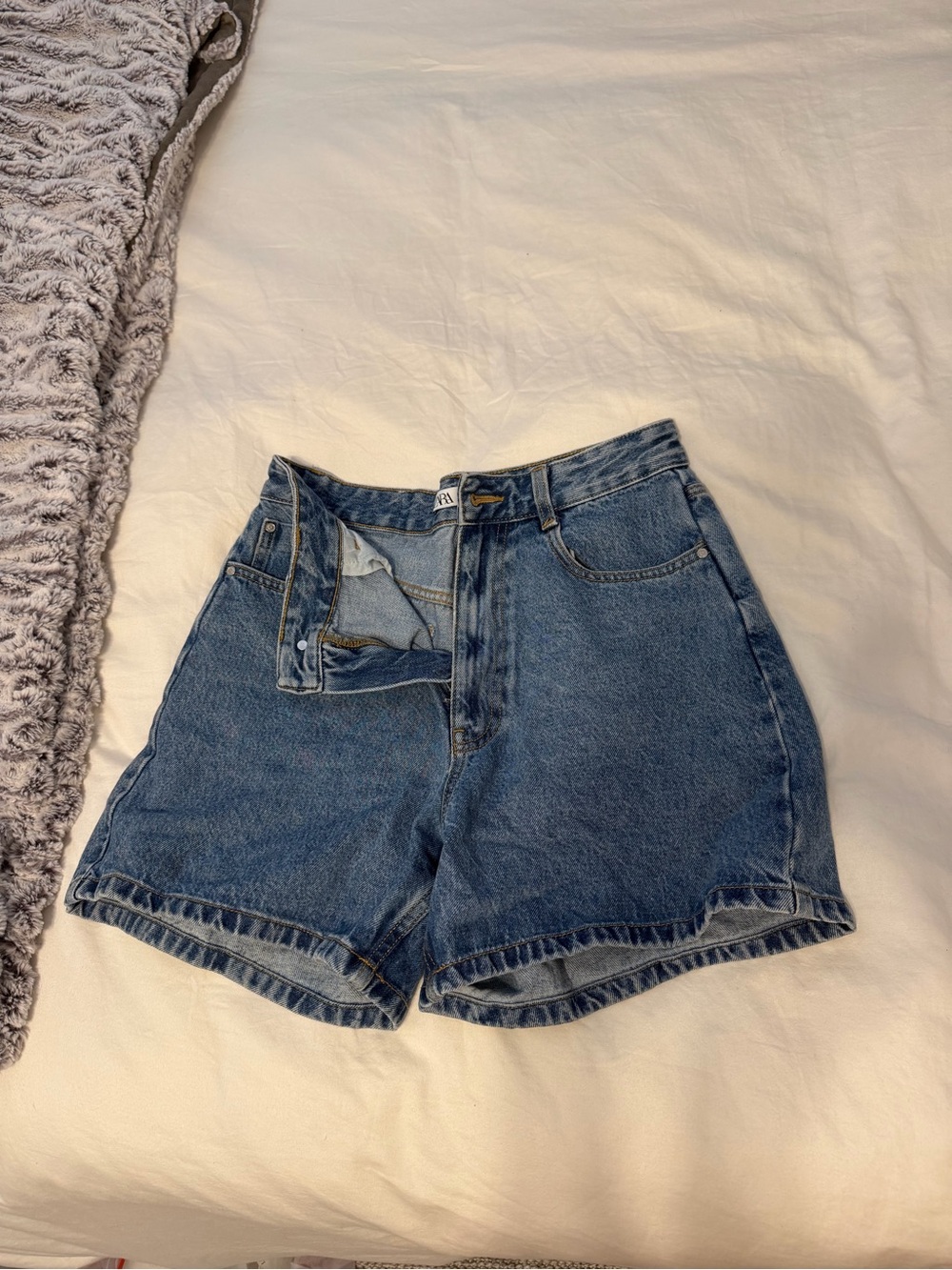 Zara High-Rise Blue Denim Women's Shorts